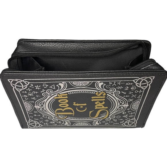 Book of Spells Crossbody - Picture 4 of 6